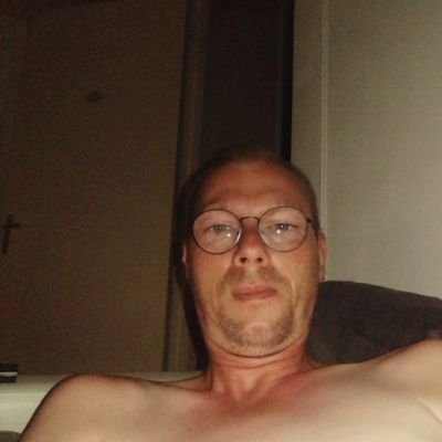 Je cherche une femme black , beurette où asiatique pour mariage et qui aime le sexe sur Besançon je donne mon numéro de WhatsApp pour la réponse .