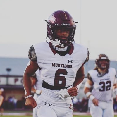 WR/DB 2023 Magnolia West High School (5,7)(150lbs) 3.2 GPA