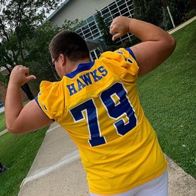 Hocking 2022 Graduate. 6’2 310/G,C,DT. Second Team “All OCC” for Left Tackle. Hocking College 🏈 3.5 GPA. (Former Wrestler & Shot-putter). #JUCOPRODUCT.