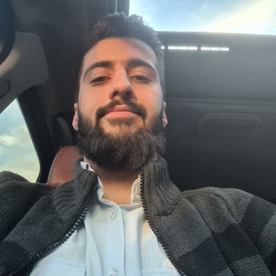 متخصص در زمینه خوب کردن حال دل آدم ها/ دانشجو مدیریت /فعال حوزه آسیب های اجتماعی / هر متن و عکسی که میبینید رو به پای اسلام نذارید / یه کوچولو ایران گرد .