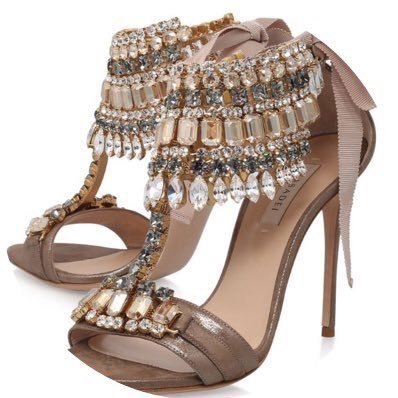 #Arsenal |Shoe addiction l |#Xianxia |lmagine coming to my profile because you’re triggered clown 😝😝😝