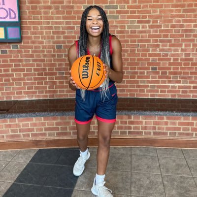 #IAmSecond // King University WBB Alum ‘22 // UC Irvine MAE ‘26 // sc: trinlee3