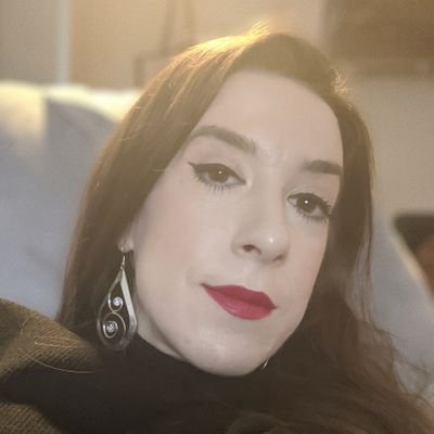 amandadaycomedy's profile picture. I'm on the Internet?????