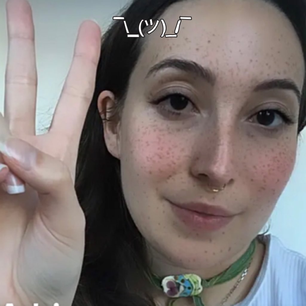 basedprincess27's profile picture. sun damaged                                                      🧸🍓🪽🪞🩰