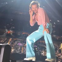 beautiful wondergroup of people (@hilnarryous) 's Twitter Profile