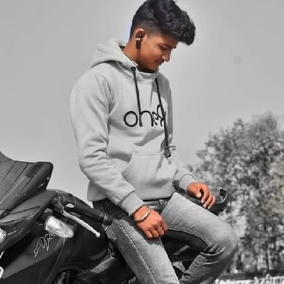 इब हाथ जोड के कहते हो बात का बखेडा ना करो,
हमने पहले ही कहा था हम पंडित हैं हमे छेडा ना करो