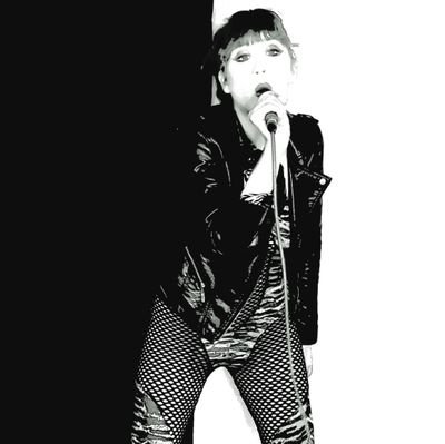 Singer / Lyricist : Odds Fish @oddsfishmusic 🎶
Writer / Actor / Model / Mom to Liam & 3 cats ☮️💜🏳️🌈
#peace #love #charity