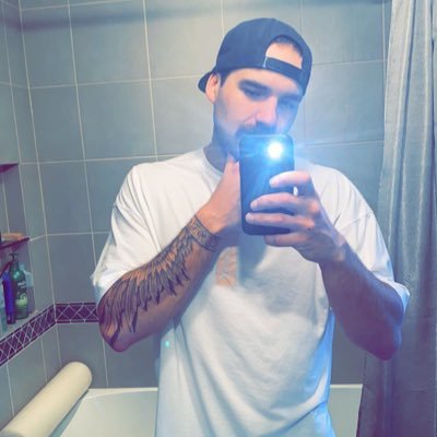 JM_mshkiddin's profile picture. ✋🏽👆🏽 🍎 ‘s ➡️ shambles