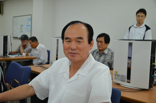 충청북도 영동군 영동읍 계산리 587-7
(미흥사) 저는 영동시장 1 길에서 주단포목, 혼수이불 매장(50년)을 갖고 있는 자영업을 하는 사람입니다.