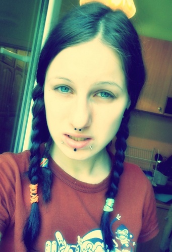 entschuldigung_'s profile picture. Plugs not drugs.