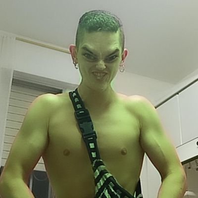 io bollo un yolato molto grosso estratxatela
XXVII.ataria