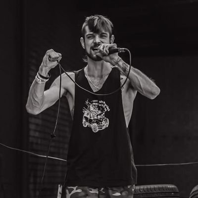 Rapper anarquista.
Borroka da bide bakarra.
Encausado del 16-O (Madrid)
Grup de Suport @DaniAbsolucio