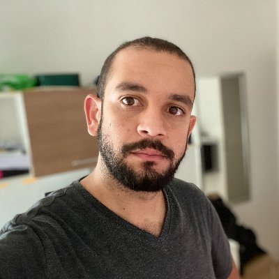 Senior iOS Developer 👨💻, married 👩❤️👨 and father of a boy 👶, passionate about football ⚽️. I worked at @ENGIEgroup, and currently at @OodriveOfficiel.
