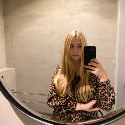 barborak_'s profile picture. professional overthinker