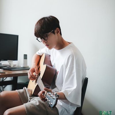 This is a Kim Seonho and 2D1N stan account ◡̈︎