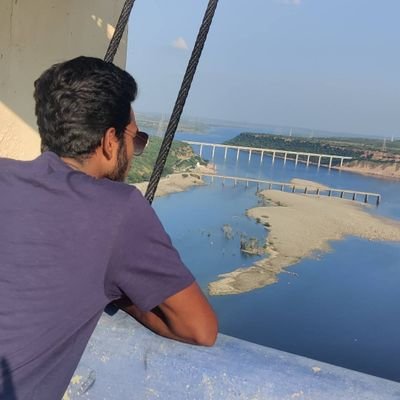 ShivaNadiri's profile picture. Front end developer