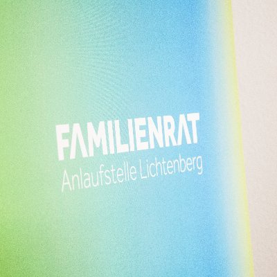 #Familienrat - mit dem Familiennetzwerk eigene Lösungen finden, die passen.

Die #Anlaufstelle_Familienrat - Lichtenberg twittert.

 #familienrat_für_alle