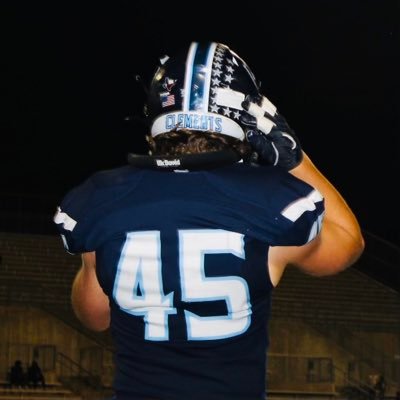 Clements High School ‘22 LB | Power Clean: 295 | Squat: 525 | 295 Bench | 4.6 40 | 1260 SAT | 29 ACT