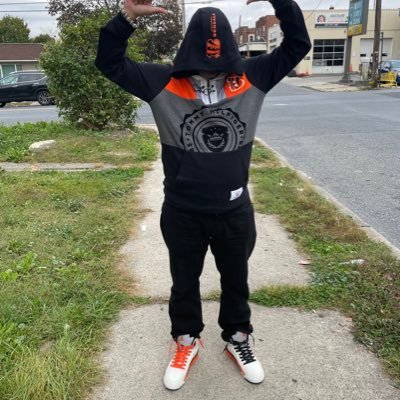 bklyndon997's profile picture. Size 9