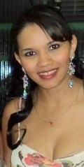 Sou alegre, companheira, simpática, e tenho uma familia linda!
