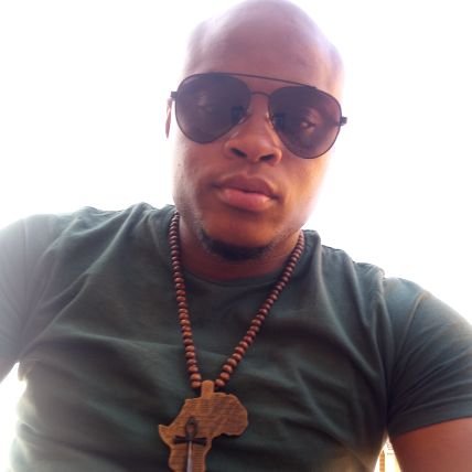 khumodooks's profile picture. 