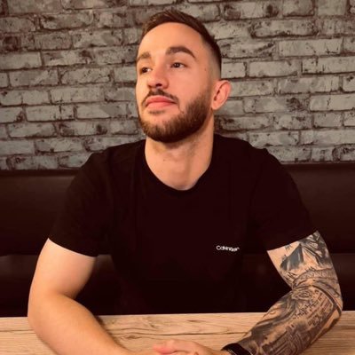 ArthurSer__'s profile picture. Le bruit court que les affaires marchent 🎶