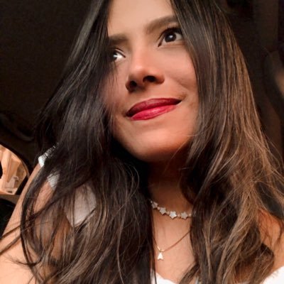 Los temas los vuelvo pos-tema. Más romántica que otra cosa. Mi nombre completo es un dejavú.... soy Ale.