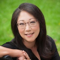 Helen Lee(@HelenLeeBooks) 's Twitter Profile Photo