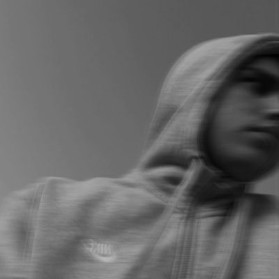 Gomesito825's profile picture. Necesito un abrazo o un balazo, no sé.