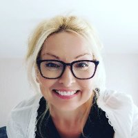 Lynne Kitchen - @lynnegrahamkitc Twitter Profile Photo