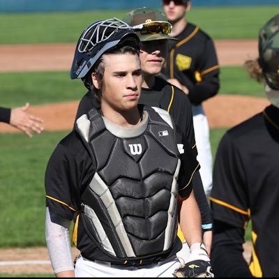 KubiakJack's profile picture. Kenowa Hills 22’ | C/2B | 5”10 185• @cage52bananas 🍌