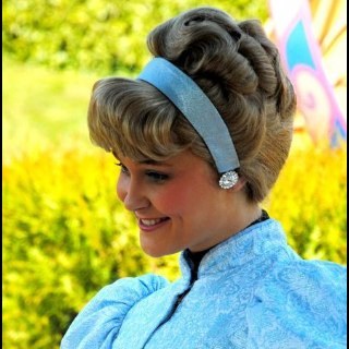LaurenAnders91's profile picture. Im Lauren. Im 20. Having a ball working in Disneyland Paris!