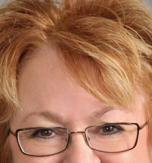 I work in IT, I write (as @maryleeashford & @sparkleabbey), creativity fascinates me.
