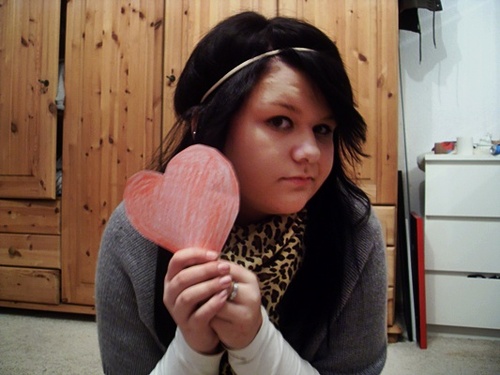 I'm jst a girl who likes make up and some celebrities :)