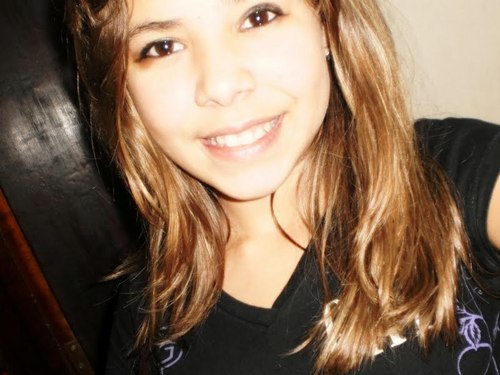 Simplesmente umα gαrotα normαl, tenho meus defeitos,
Mαs tαmbém minhαs quαlidαdes !
Gαrotα que estα sempre de bem com α vidα.