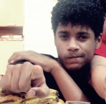 Um menino de 15 anos , que tem o sonho de transforrmar seu hobby em sua profissão !
