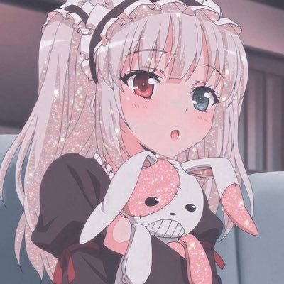 eleqantemily's profile picture. former royale high youtuber 💗