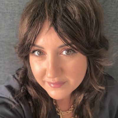 CarlySamRas's profile picture. London based Mum & Makeup Artist.                              makeup insta - @carlysampsonmakeup