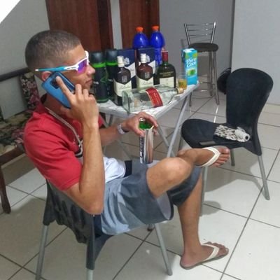 Não viva para que a sua presença seja notada, mas para que a sua falta seja sentida...✌️