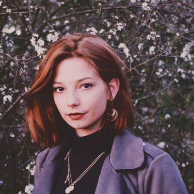 LoraRingff's profile picture. 