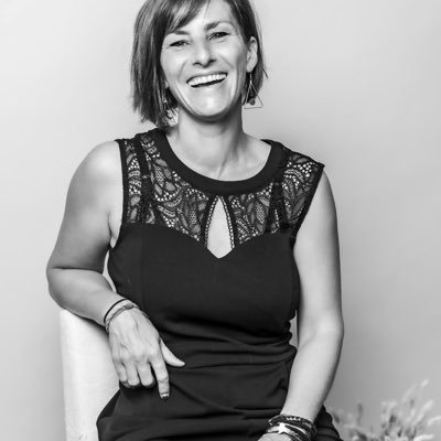 MelMellier's profile picture. Polisseuse de diamant pédagogique #humanfirst #outofthebox « Moi c’est pas Kevin mais j’adore mettre des paillettes dans la vie des gens »