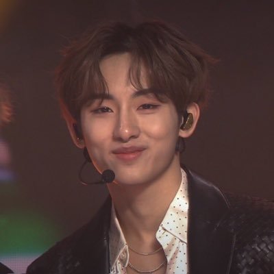 winkunbskt's profile picture. winwin and kun enthusiast ✨ selling sometimes buying a lot • winwin take off cutie • main: @markwnsn