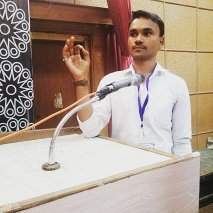 कोशिश आखरी सांस तक करनी चाहिए,
या तो लक्ष्य हासिल होगा या अनुभव।।
सामाजिक समस्या के लिए सदेव तत्पर हूं।