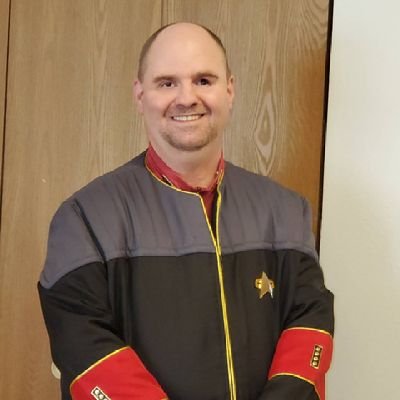 44yr old cosplayer in a Starfleet admiral uniform. My pronouns are He/Him.  

#AntiTrump
#ProudLiberal
#TrumpismIsABrainDisease
#ProudAntiTrumper