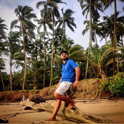 Prakshii7977's profile picture. 👻