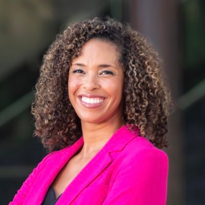 Community organizer. @UArizonaEller MBA alum. Sunshine lover. I ❤️🌵🌴. Posts are mine.