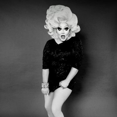 Live Singing Drag Queen, Housewife, Shut-in, Cat Owner, Bawdy Chanteuse & Childless Kept Woman!
I'm here... I'm queer... my joint pain is moderate to severe!🌈