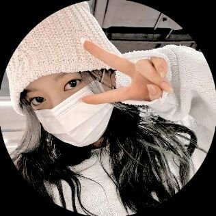 kingcraabbb's profile picture. #⃟𝐉𝐄𝐍𝐍𝐈𝐄 : 𝐅𝐢𝐜𝐭𝐢𝐨𝐧𝐚𝐥, 1996 ╱ ⋆ Daughter of goddess who born with a fierce visual and badass expression, She is 𝐊𝐢𝐦 𝐉𝐞𝐧𝐧𝐢𝐞. 🌈