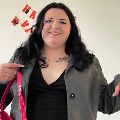 isabelities's profile picture. whatcha talkin about cuckoo bananas (she/her)