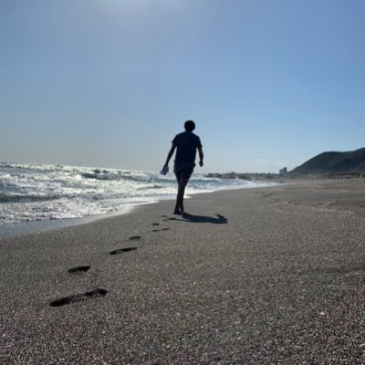 サラリーマンの収入に満足出来ず、ビジネスを初めたら想像もしない世界が待っていた。意識の高い方と関わっていけたらと思います✨攻めは最大の防御!
